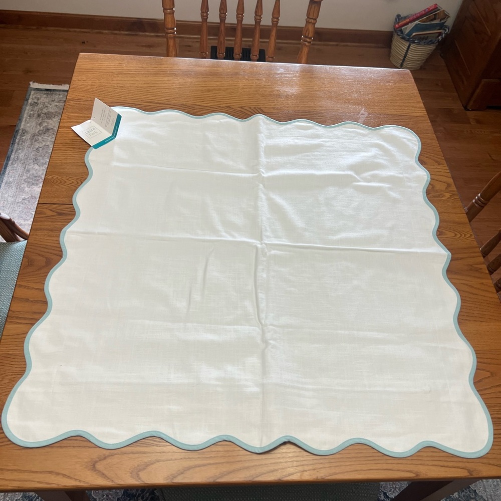 NWT Scalloped Euro sham 26x26 Laura Park